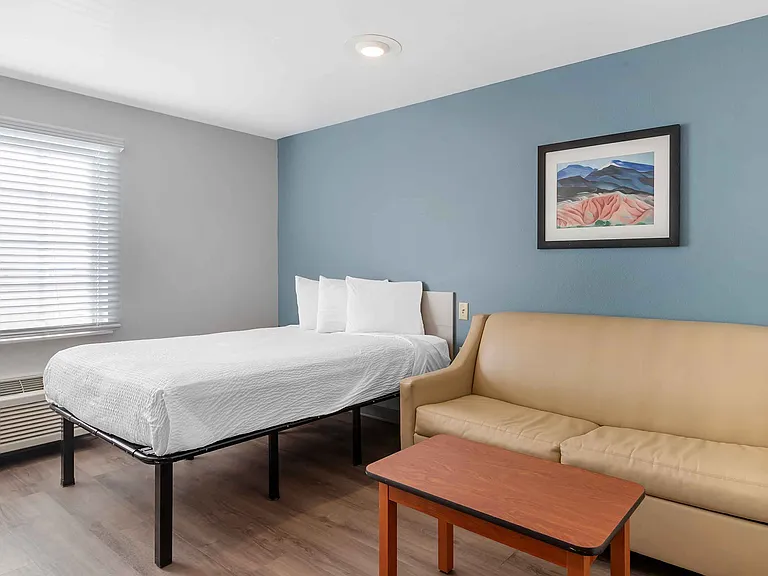 Deluxe Studio - 1 Full Bed