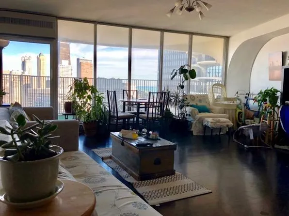 300 N State St APT 5106, Chicago, IL 60654