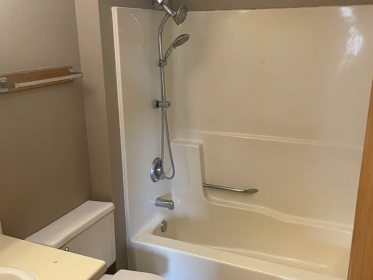 306 W Johnson St #4 — Photo 5