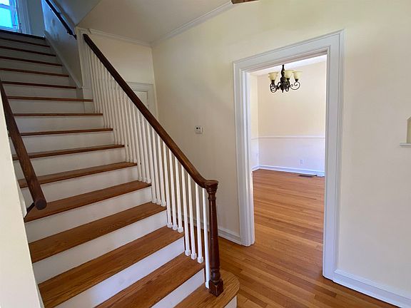 3rd image of 1463 Washington Blvd