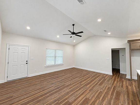 3rd image of 305 W Pope St