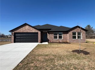 825 Picard Ave, Lowell, AR 72745