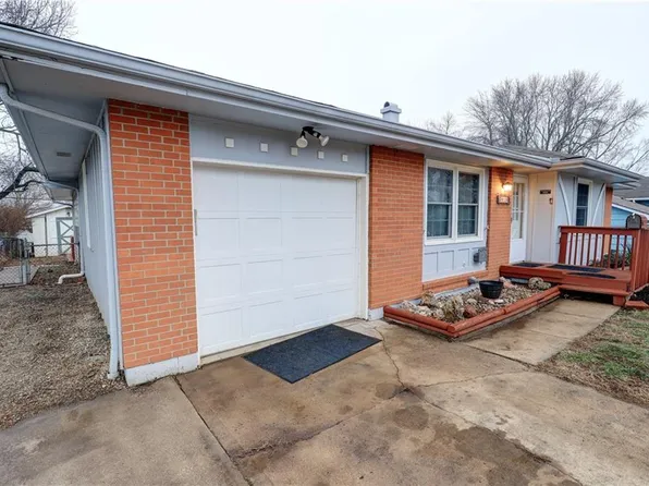 3613 Randall Dr, Independence, MO 64055