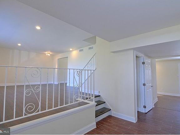 2nd image of 131 W Georgianna Dr