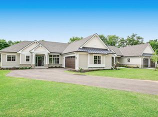 6100 W Woods Lane 14c Left, Mequon, WI 53092