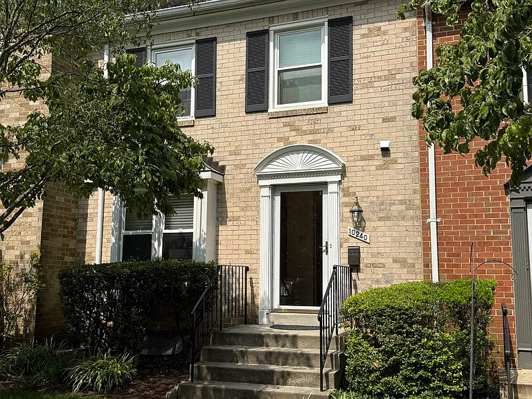 10240 Arizona Cir — Photo 1
