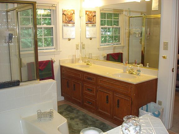 4th image of 103 Lenox Drive