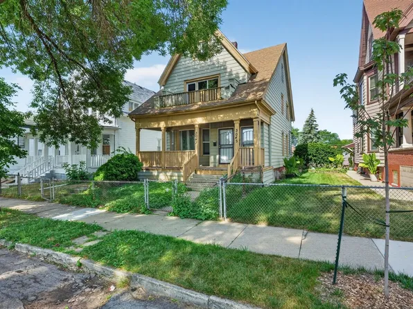 3045 N Dr William Finlayson St, Milwaukee, WI 53212