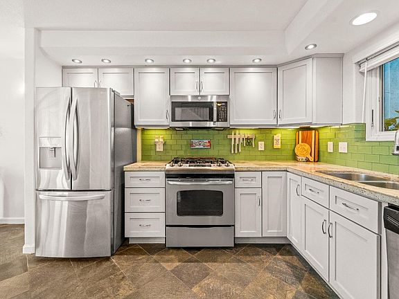 4th image of 621 Knollwood Drive