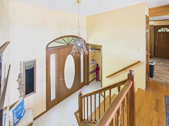 4th image of 855 Buff Rd