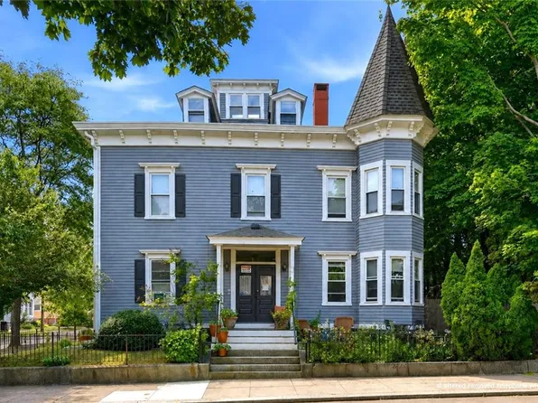 45 Forest St, Providence, RI 02906