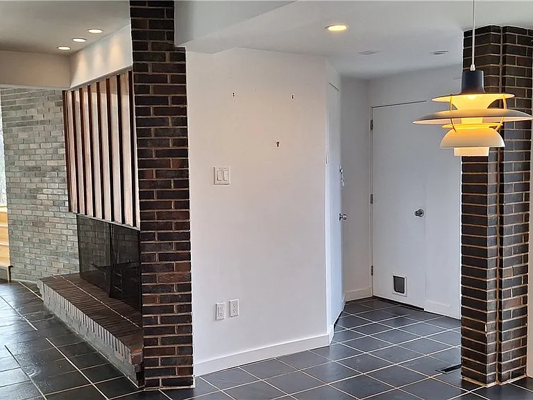 90 E Woodland Rd — Photo 13