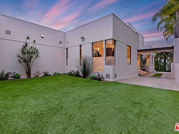 4th image of 9405 Sierra Mar Pl