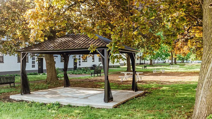 Rented by Nooklyn NYC LLC | media 7