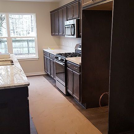 5th image of 779 Sonoma Ct