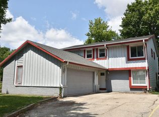 6928 W Mill Rd #6930, Milwaukee, WI 53218