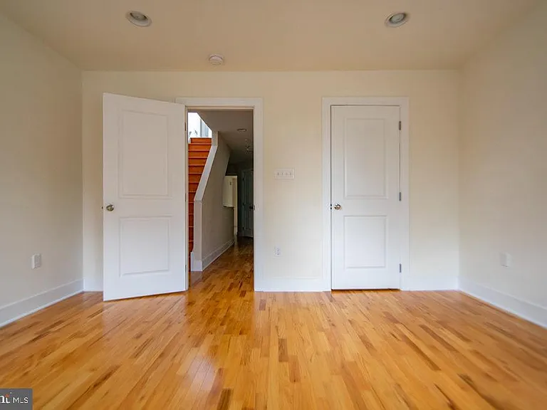 2147 Ellsworth St — Photo 16
