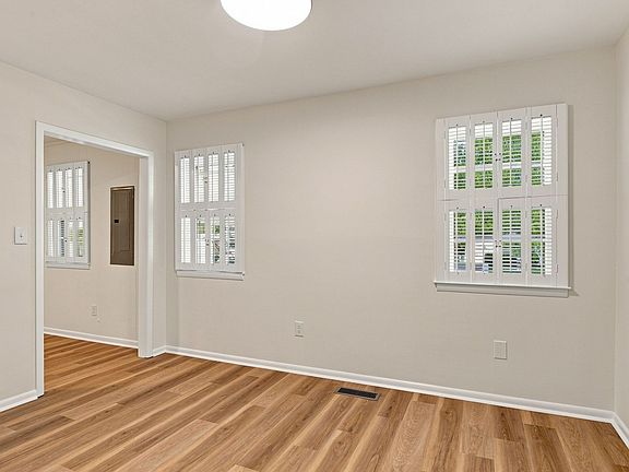 4th image of 207 Sunset Dr