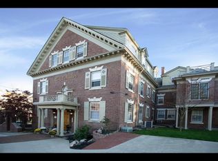 375 Lloyd Ave APT 1B, Providence, RI 02906