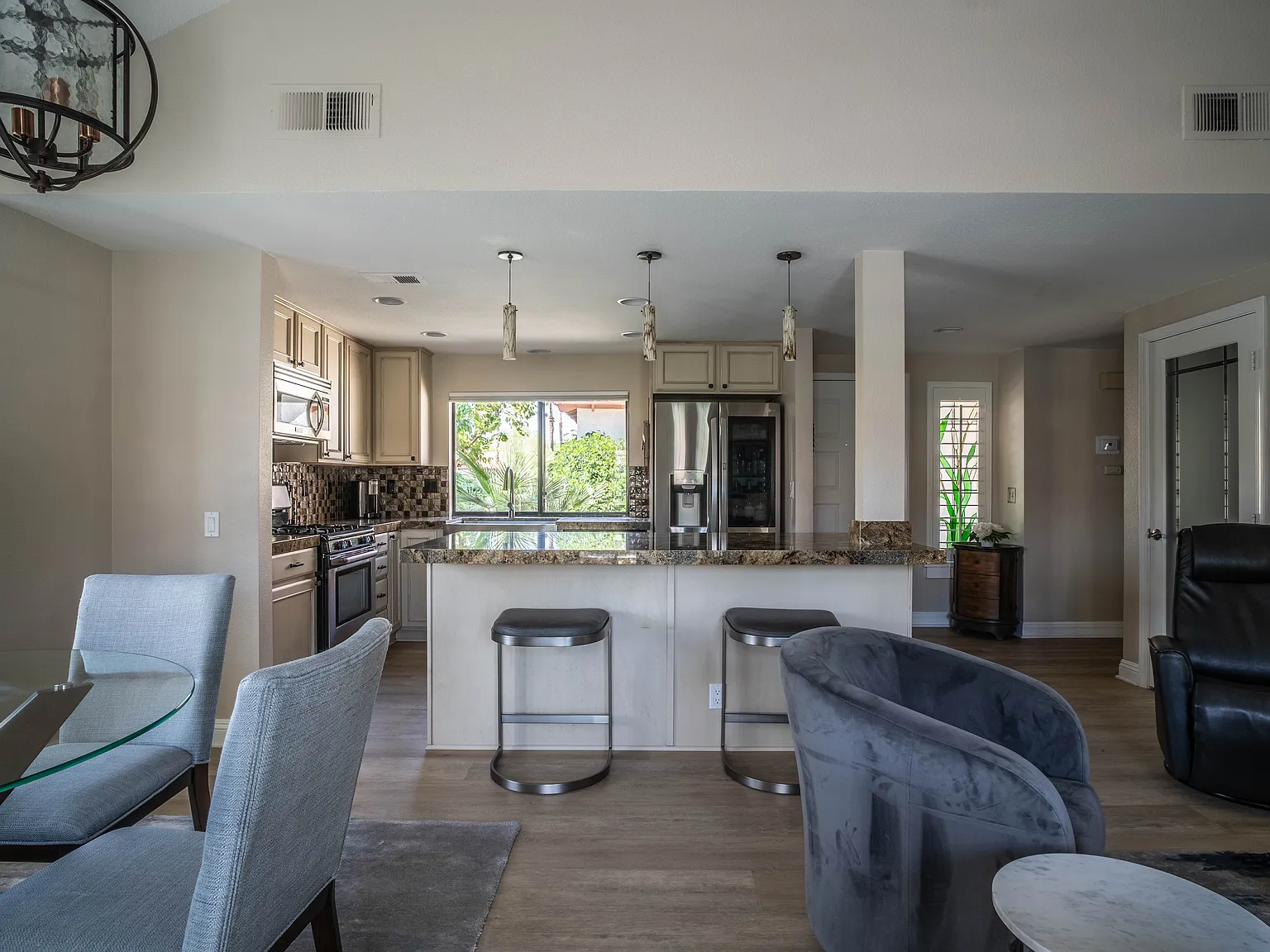 2 bed, 1157 sqft, $3,500 — Photo 4