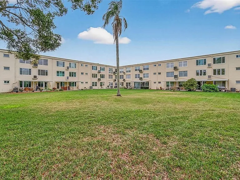 2040 World Parkway Blvd #34 — Photo 16