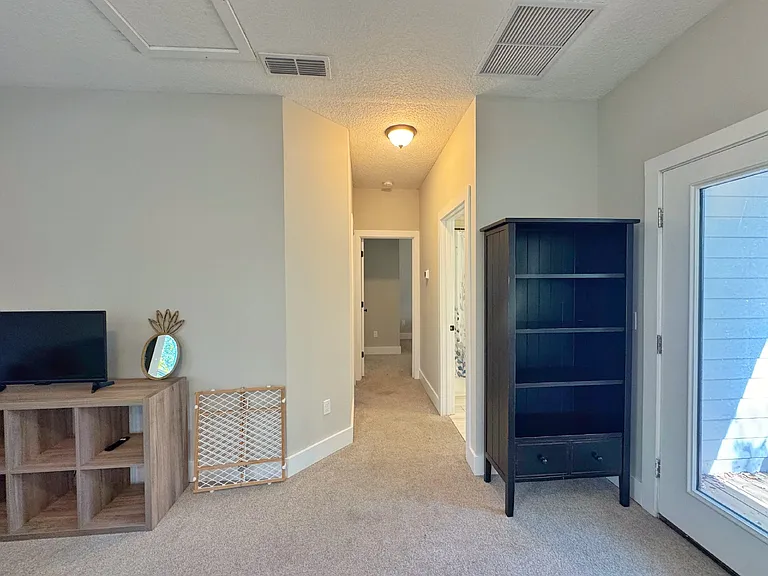 2523 Oleander St — Photo 43