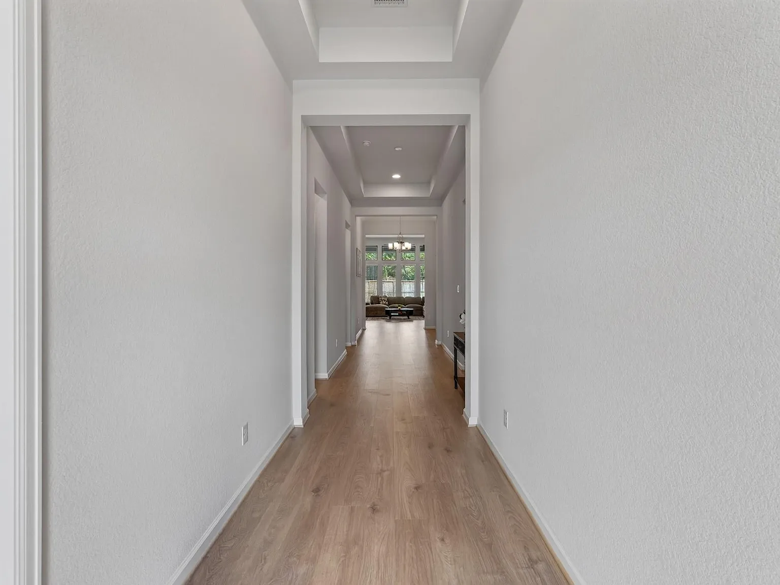 4 bed, 3.5 bath, 2574 sqft, $4,800 — Photo 4
