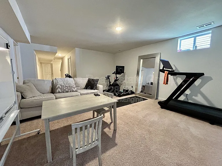 514 Rolling Meadow Dr — Photo 6
