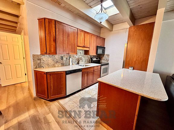 3rd image of 845 Southwood Blvd Unit 15
