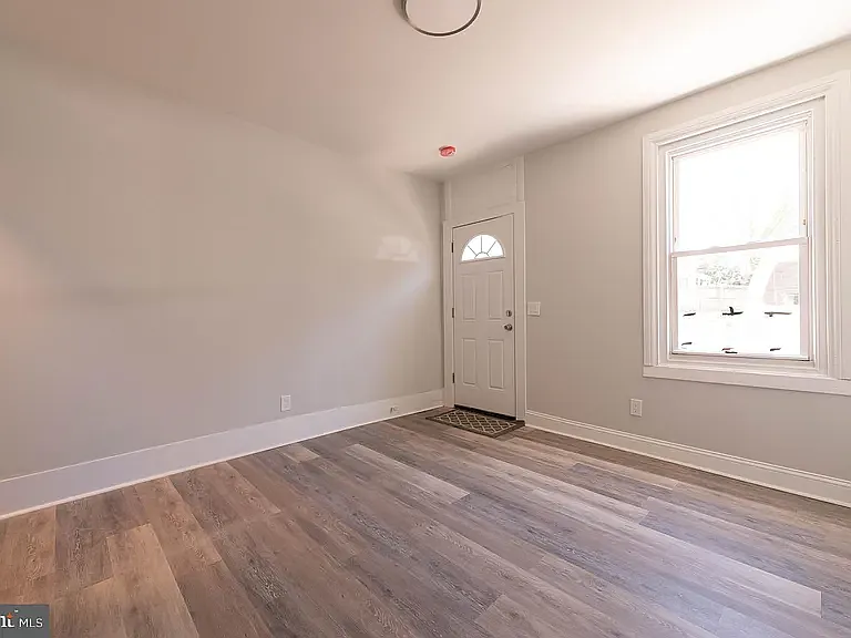 4 bed, 1.5 bath, 1784 sqft, $2,500 — Photo 4