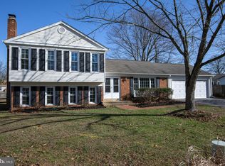 8000 Rivermont Ct, Springfield, VA 22153