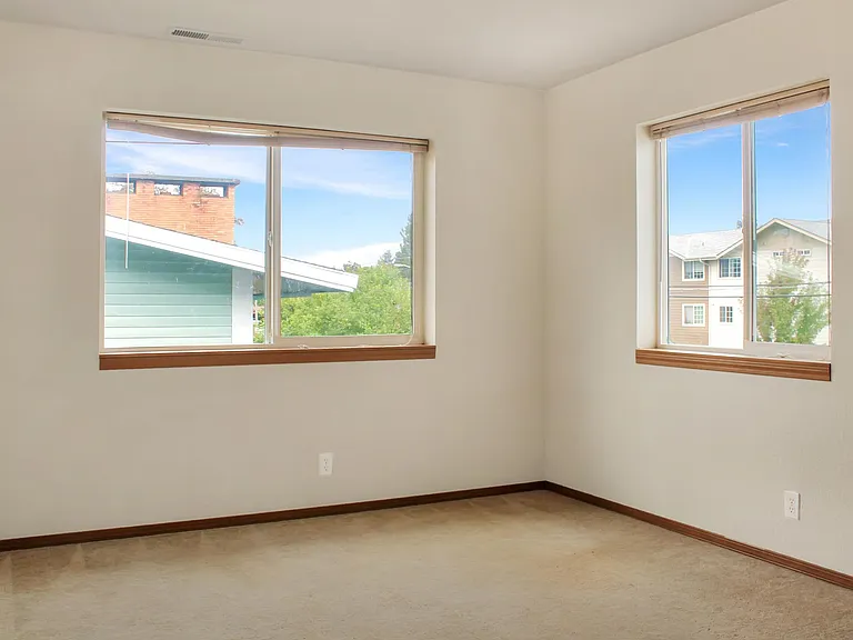 2941 NW Tyler Ave #2 — Photo 8