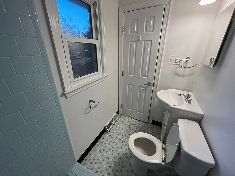 2410 Aiken Dr — Photo 19