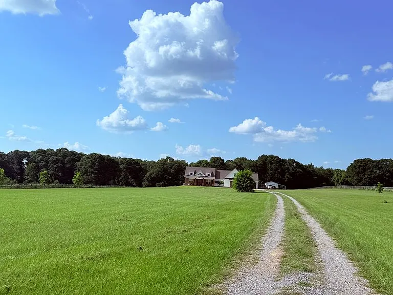 1781 County Road 700 — Photo 32