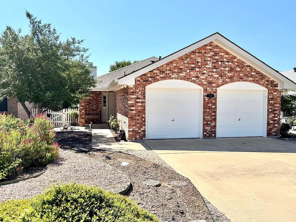 1st image of 219 Oak Hill Dr