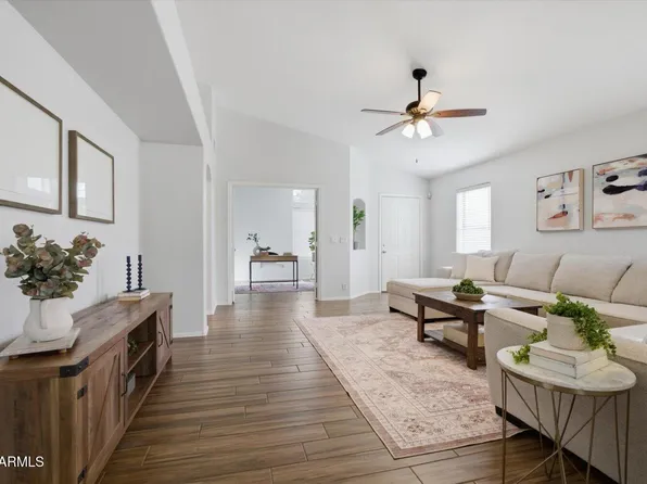 4313 E RAVEN Road, Phoenix, AZ 85044