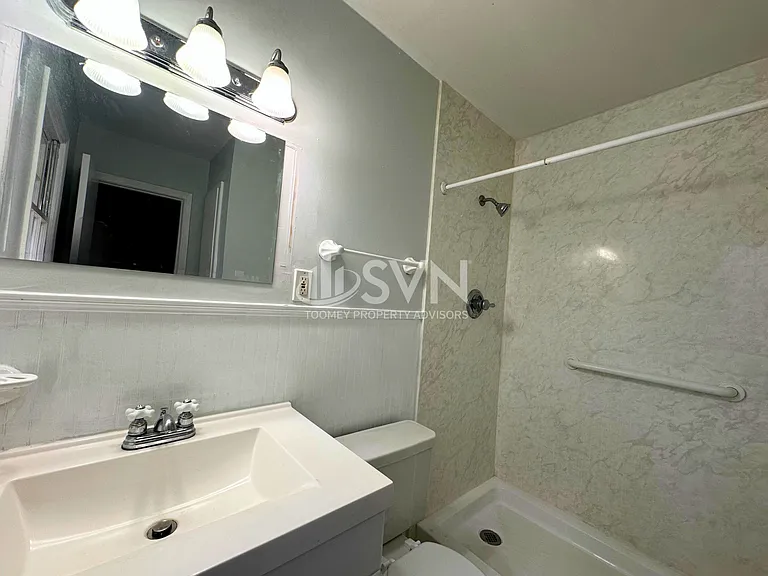 110 Windsor Dr — Photo 14