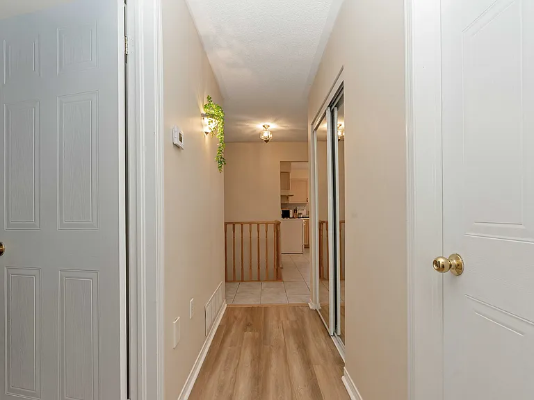 50 Chalmers Dr — Photo 20
