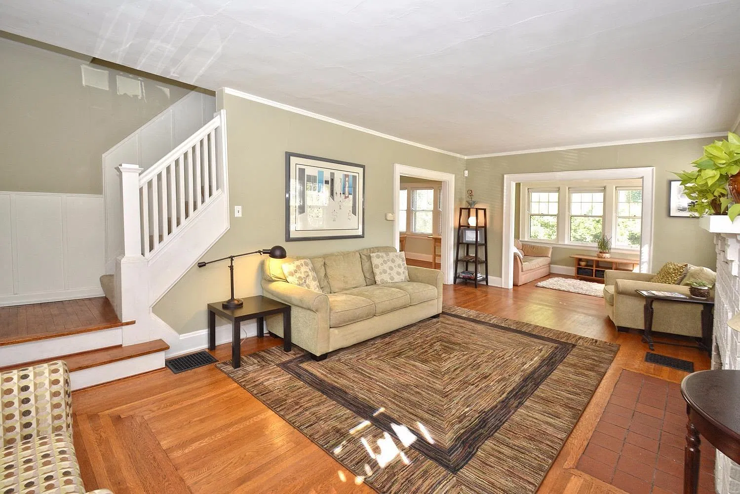 3 bed, 1.5 bath, 1696 sqft, $3,300 — Photo 3