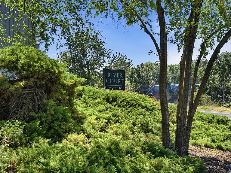 River Court Apartments - Updated Units With A View! — Photo 54
