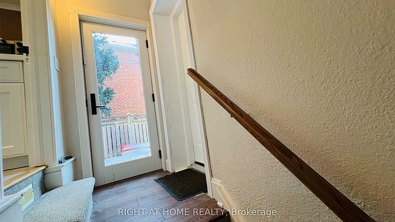 Toronto House for rent - 4 Bedrooms — photo 38