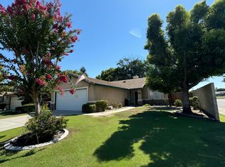702 Timberleaf Dr, Bakersfield, CA 93312