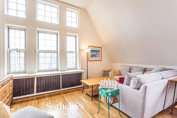 Sold by Terrace Sotheby's International Realty | media 12