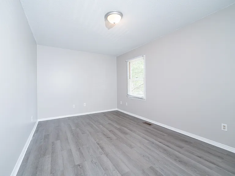 4 Astor Ct — Photo 19