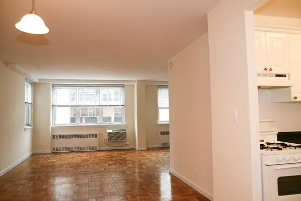 Rented by Halstead Real Estate | media 15