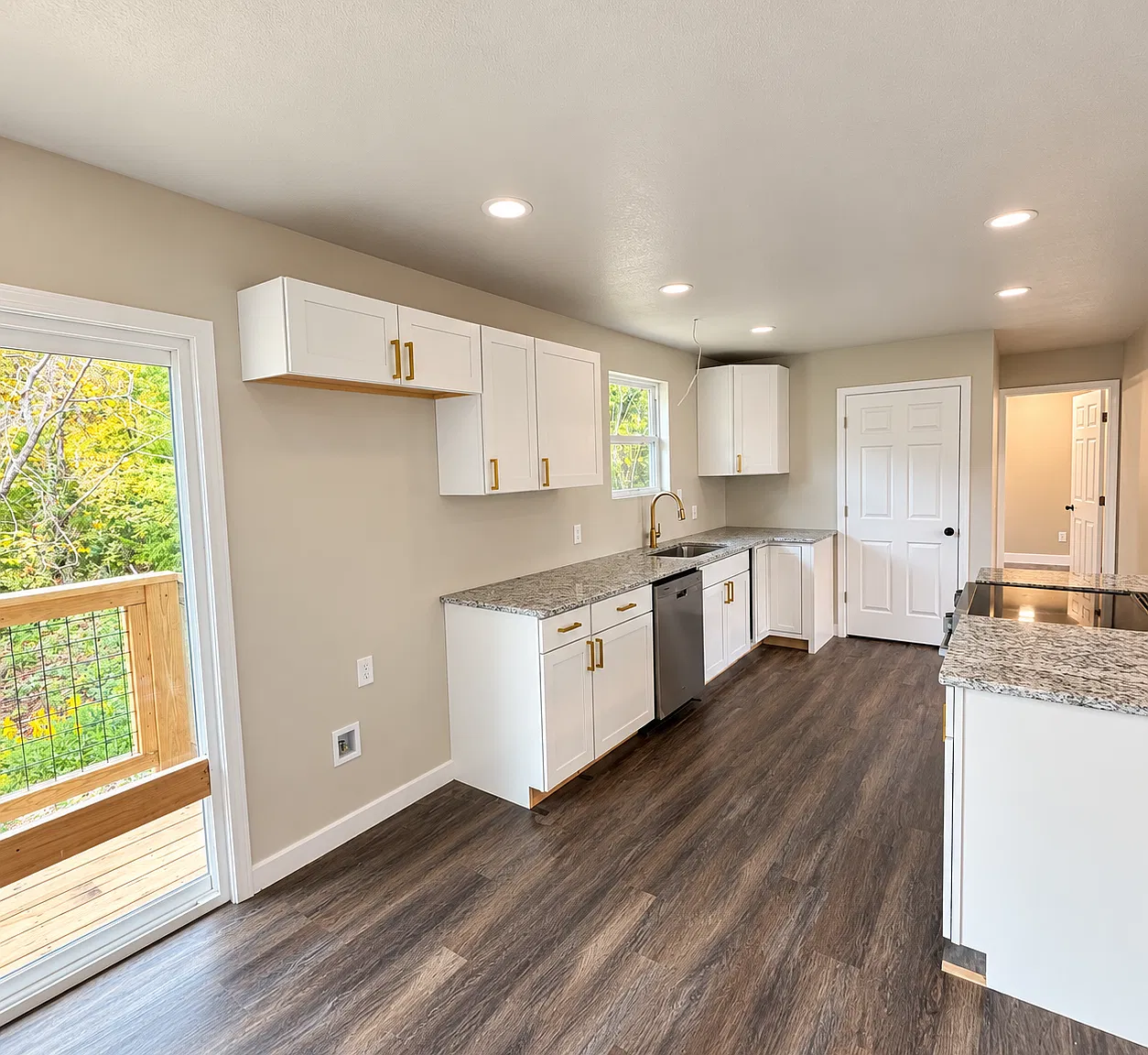 3 bed, 2.0 bath, 1400 sqft, $2,150 — Photo 4