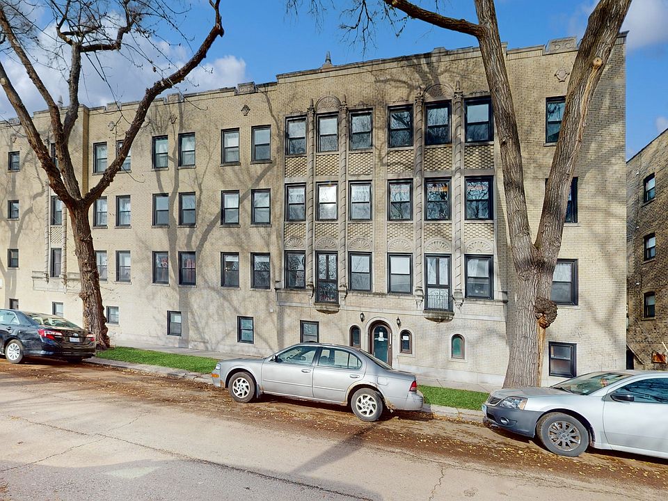 1st image of 2648 W Glenlake Ave APT 1C