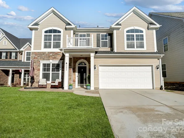 2024 Woodshorn Dr, Matthews, NC 28104