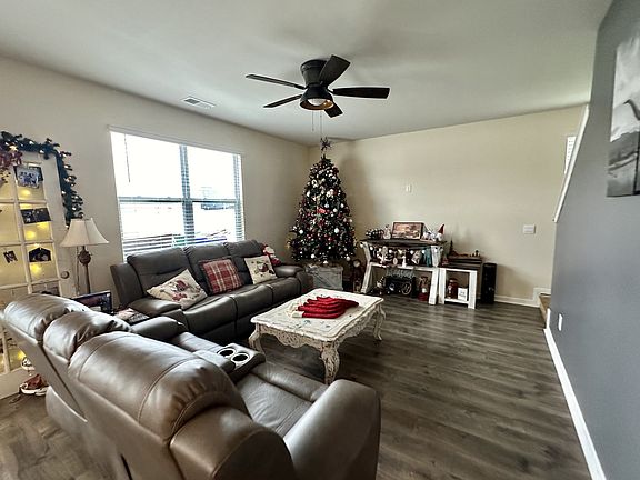 4th image of 1077 Barry Baker Ln