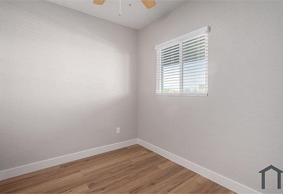 4th image of 2146 E Taylor St APT 8